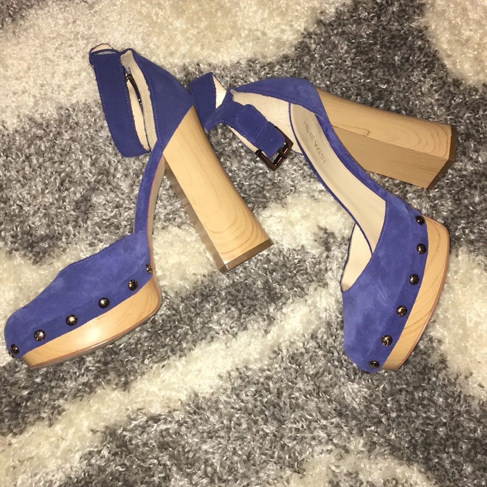 Sexy retro blue suede heel